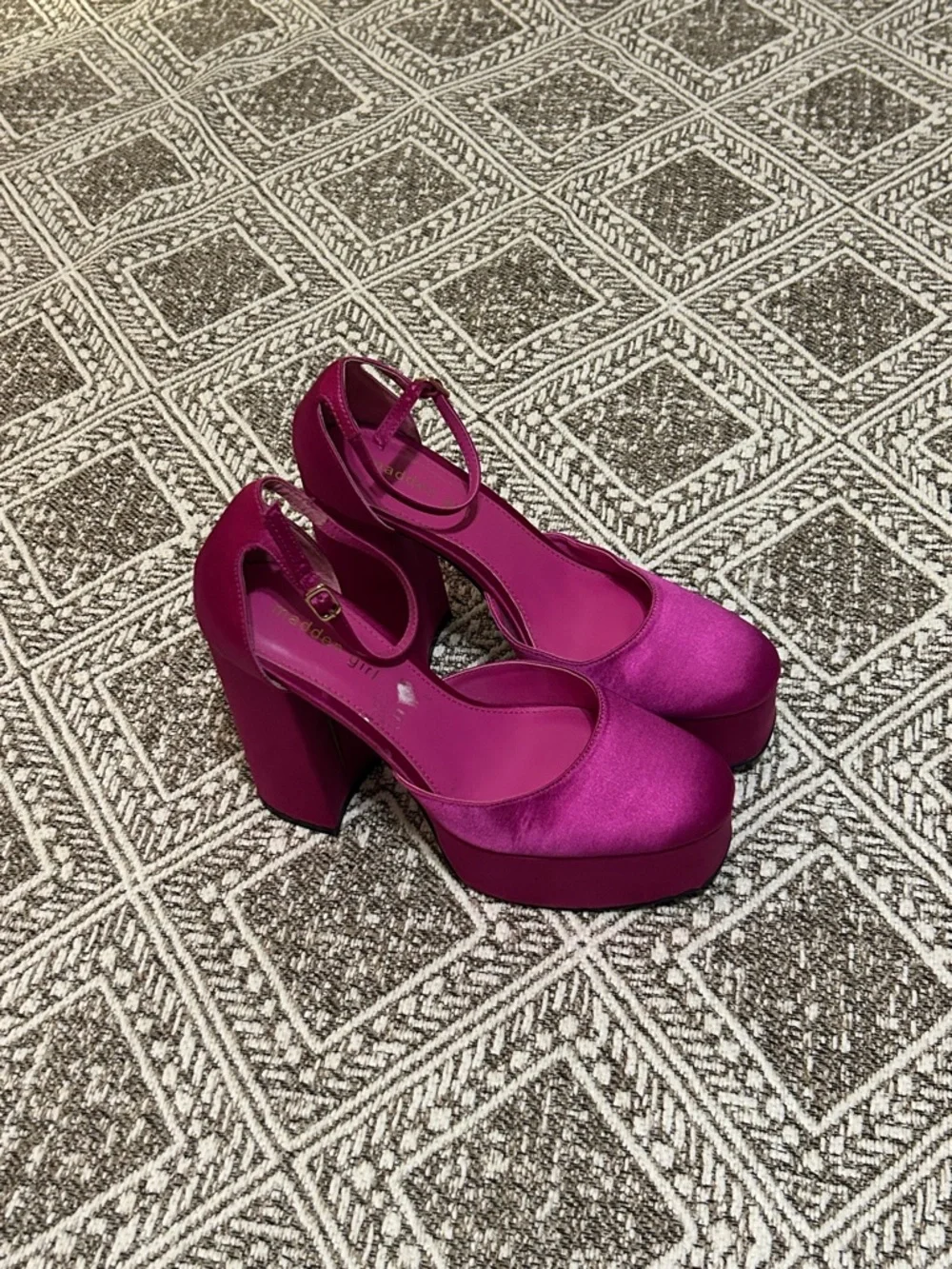 Steve Madden Hot Pink Satin Platform Mary Jane Pumps - Picture 2 of 2